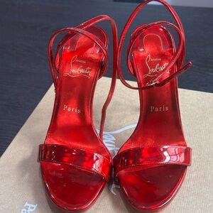 Res patent leather Christian Louboutin heals with straps. Loubi Queen 120